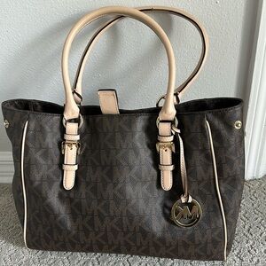 Gently used Michael Kors tote/purse/work bag!